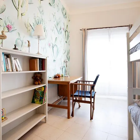 Sur Quai Avec Exterieur Et Parking